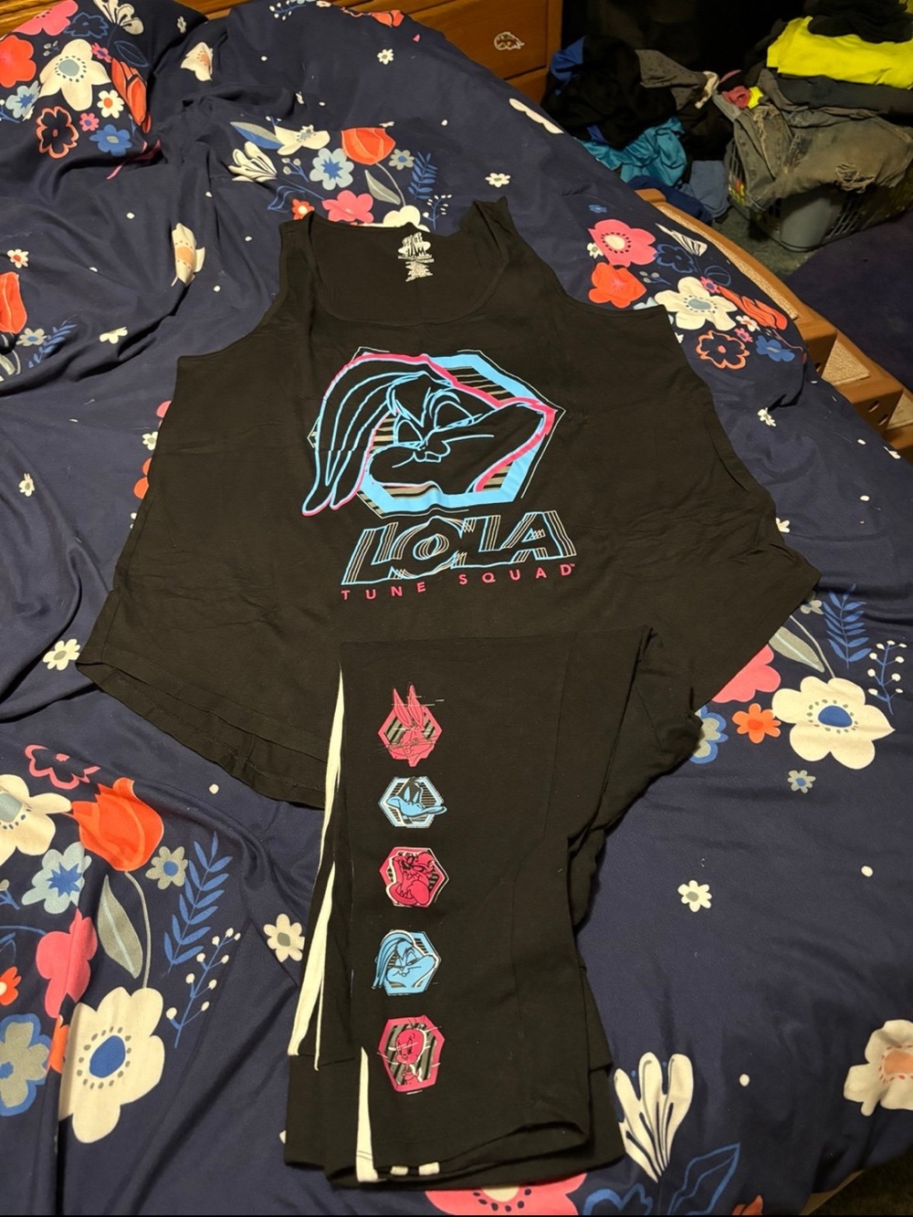 TORRID OUTFIT ALERT Lola Tune Squad Black Graphic Tank and Leggings Set